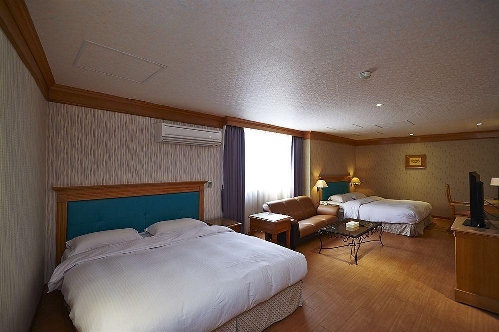European Castle Motel Xinying Exterior foto